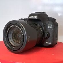 دوربین دیجیتال کارکرده کانن مدل EOS 7D Mark II با لنز 18-135 IS STM